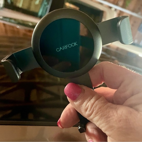 NEW Universal Car Phone Mount -Gravity Lock, 360° Rotation, Auto Adjustm… - Picture 10 of 11